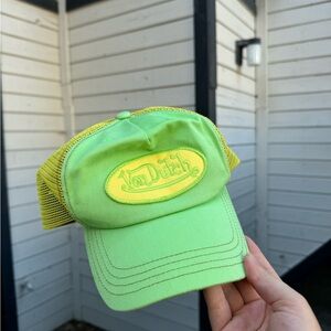 Von Dutch hat